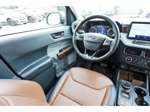 Used 2022 Ford Maverick Lariat w/ Lariat Luxury Package AWD/4WD image 7
