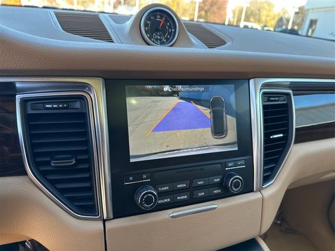 Used 2017 Porsche Macan S w/ Dark Walnut Interior Package image 32