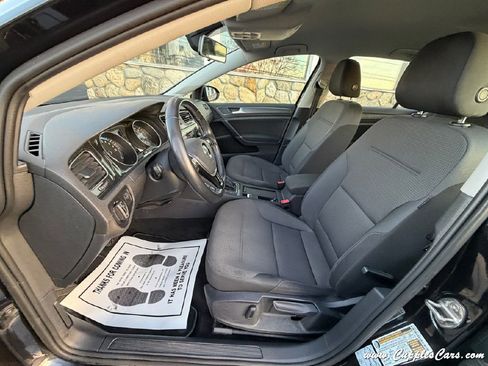 Used 2019 Volkswagen e-Golf SE w/ Driver Assistance Package image 23