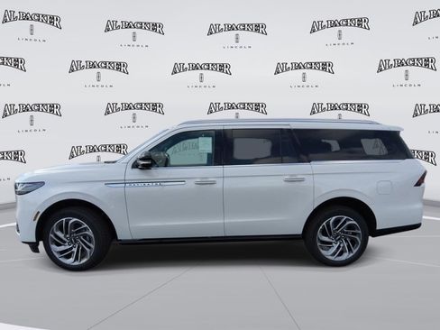 New 2026 Lincoln Navigator L Reserve AWD/4WD image 2