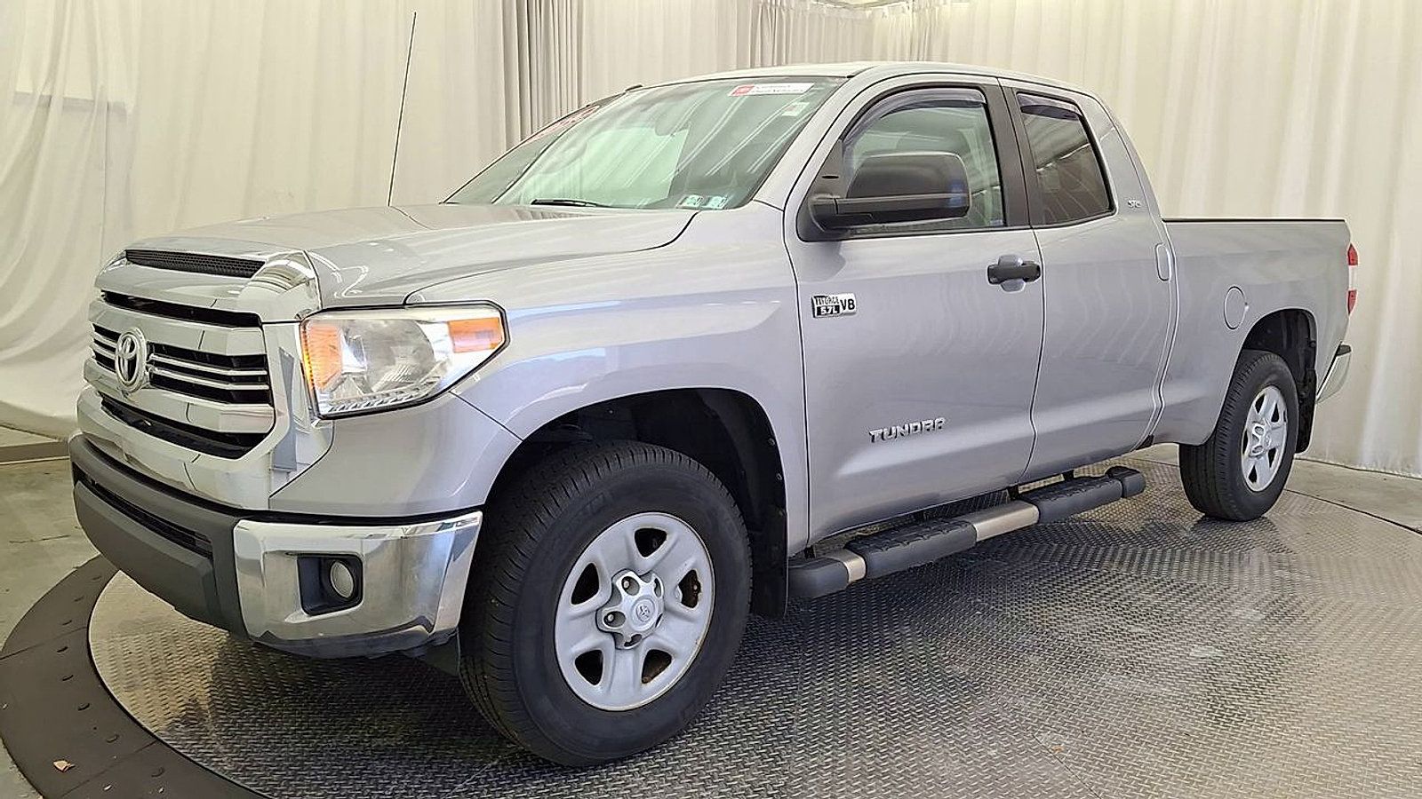 Certified 2016 Toyota Tundra SR5 AWD/4WD image 11