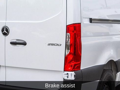 Used 2024 Mercedes-Benz Sprinter 144 Cargo image 9