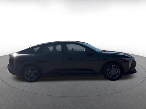 Used 2025 Kia K4 LXS image 8