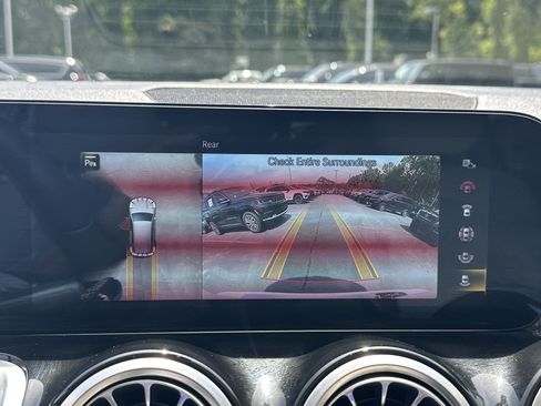 Used 2022 Mercedes-Benz GLB 250 4MATIC image 31
