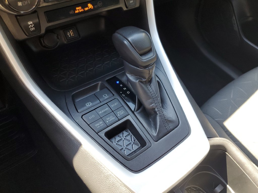 Used 2024 Toyota RAV4 XLE AWD/4WD image 24