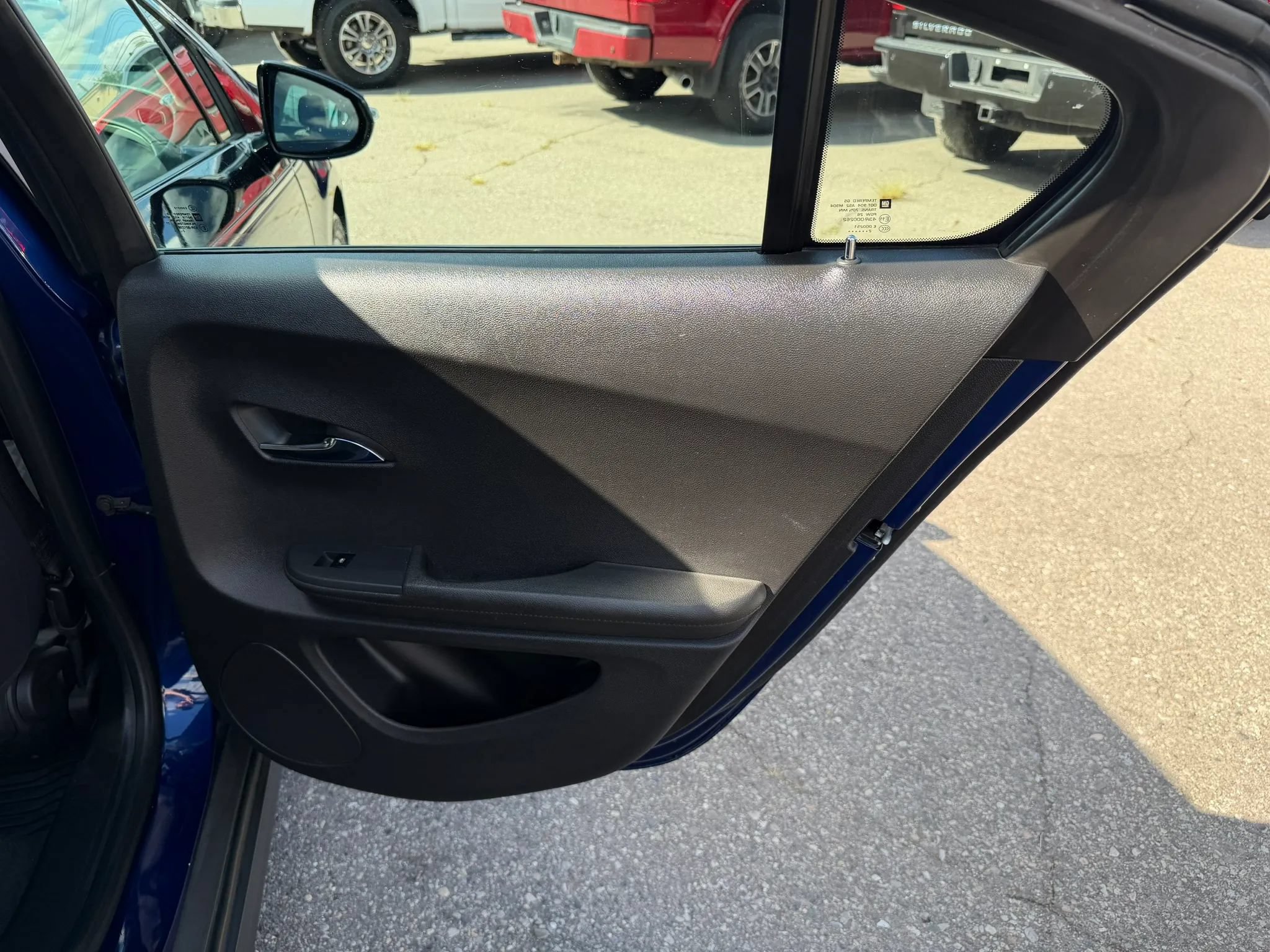 Used 2013 Chevrolet Volt w/ Comfort Package FWD image 27