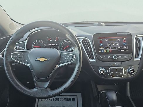 Used 2025 Chevrolet Malibu LT FWD image 17