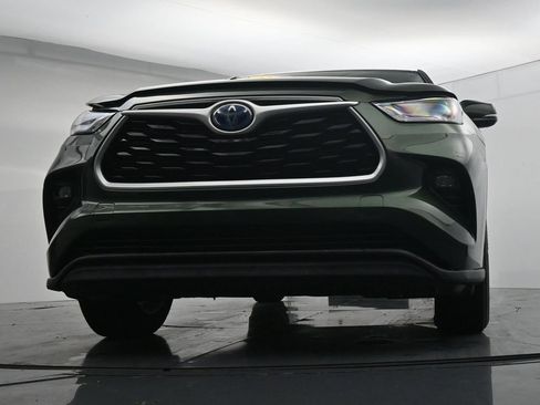 Used 2023 Toyota Highlander LE FWD image 36