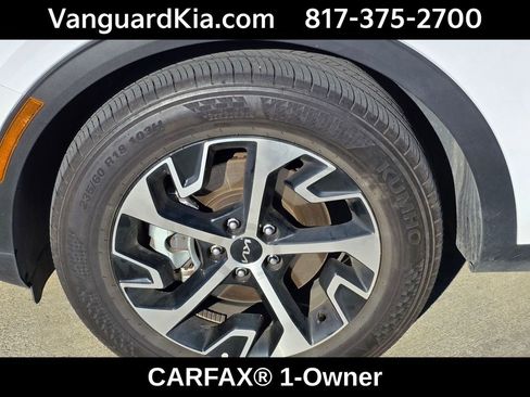 Certified 2024 Kia Sportage EX image 34