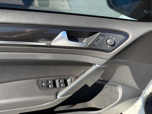 Used 2019 Volkswagen Golf R 4-Door image 14