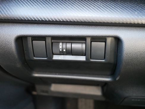 Used 2024 Subaru Crosstrek 2.0i Premium image 20