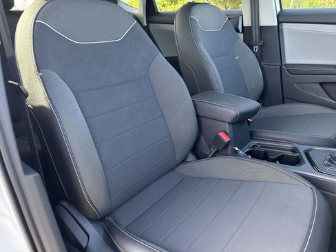 Certified 2024 Volkswagen Taos SE w/ Panoramic Sunroof Package FWD image 22