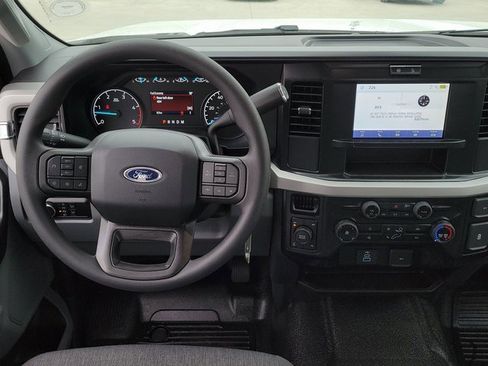 New 2025 Ford F250 XL w/ FX4 Off-Road Package image 11
