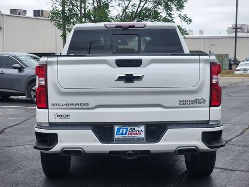 Used 2021 Chevrolet Silverado 1500 High Country w/ Technology Package AWD/4WD image 5
