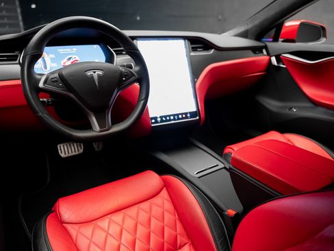 Used 2021 Tesla Model S Performance image 2