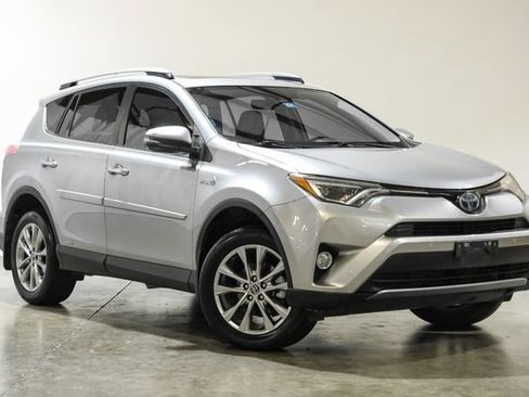 Used 2017 Toyota RAV4 Limited AWD/4WD image 10