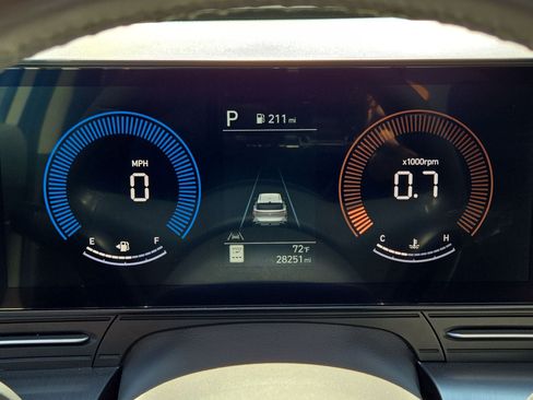 Used 2025 Hyundai Kona SEL FWD image 20
