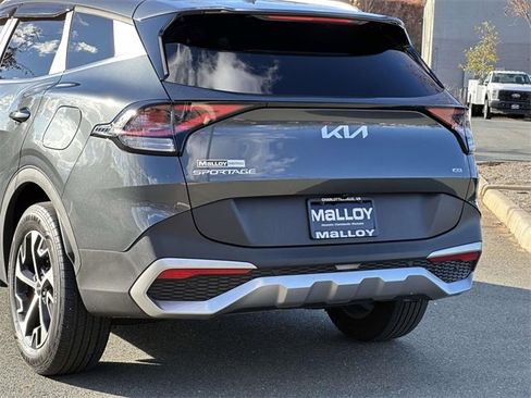 Used 2024 Kia Sportage EX image 4