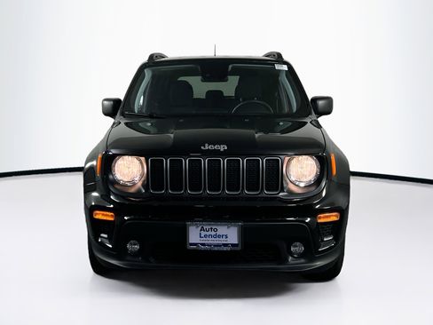 Used 2022 Jeep Renegade Latitude image 2