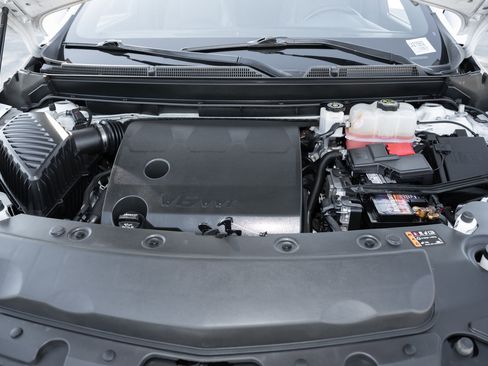 Used 2023 Buick Enclave Essence image 12