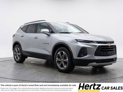 Used 2025 Chevrolet Blazer LT FWD image 1