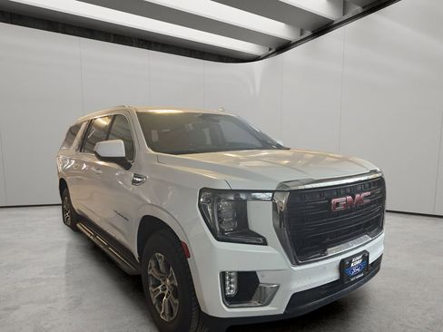 Used 2021 GMC Yukon XL SLE AWD/4WD image 3
