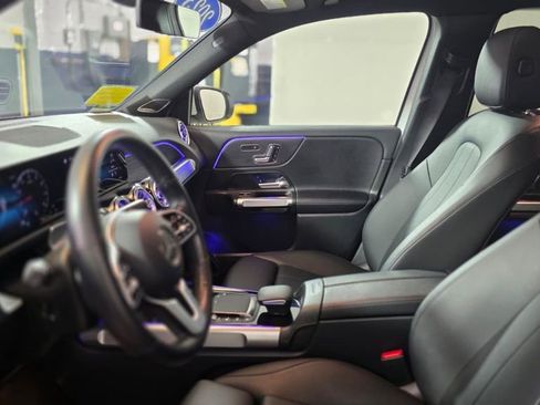 Used 2023 Mercedes-Benz GLB 250 4MATIC image 17