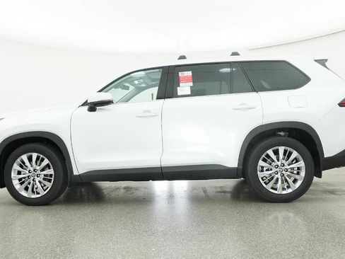 New 2026 Toyota Grand Highlander Platinum AWD/4WD image 22