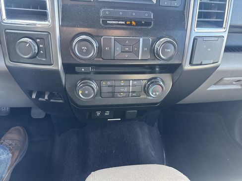 Used 2015 Ford F150 XLT w/ Trailer Tow Package image 25