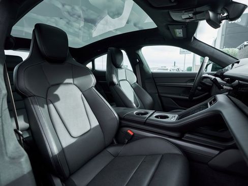 Used 2025 Porsche Taycan Turbo S w/ Premium Package image 44