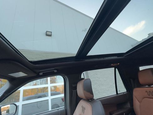 Used 2024 Ford Expedition Max King Ranch image 24