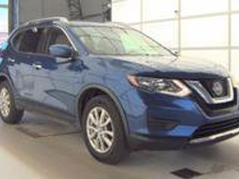 Used 2020 Nissan Rogue SV image 1