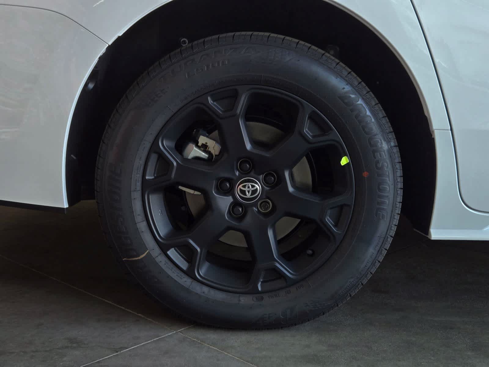 New 2026 Toyota Sienna XLE Woodland Edition AWD/4WD image 6