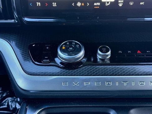 New 2025 Ford Expedition Platinum w/ Stealth Performance Package image 9