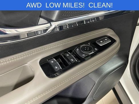 Used 2023 Lincoln Corsair AWD image 19