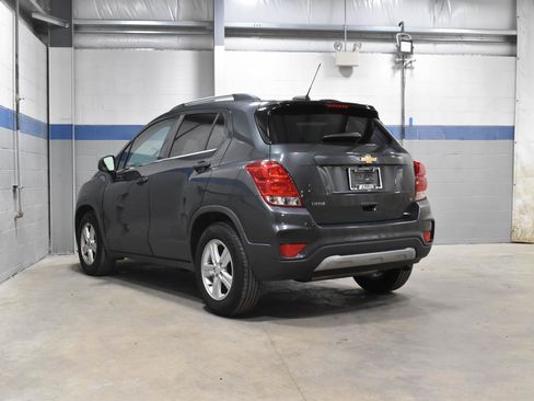 Used 2020 Chevrolet Trax LT FWD image 24