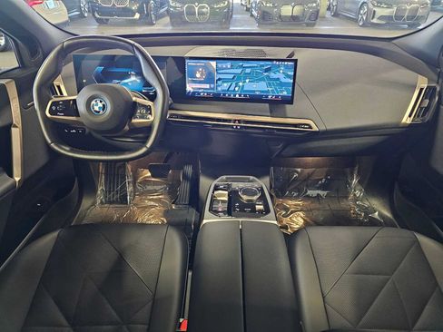 Used 2024 BMW iX xDrive50 w/ Sport Package AWD/4WD image 9
