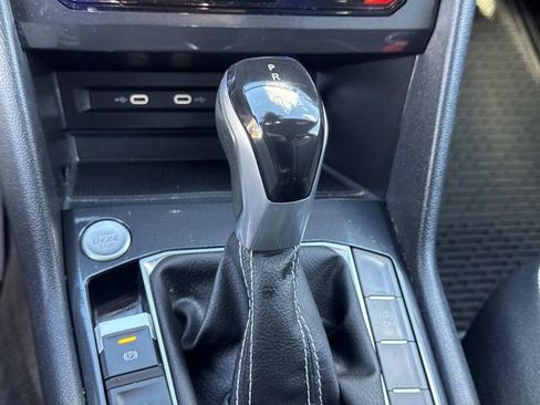Used 2023 Volkswagen Tiguan SE R-Line image 16