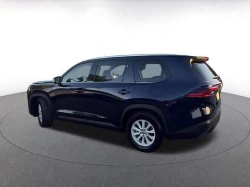 Used 2025 Toyota Grand Highlander XLE image 10