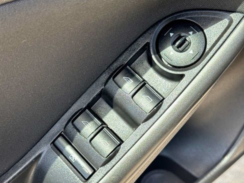 Used 2016 Ford Focus SE w/ Equipment Group 201A FWD image 17