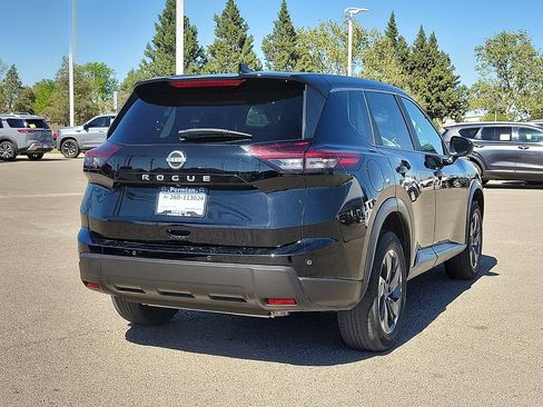 Used 2025 Nissan Rogue SV FWD image 12
