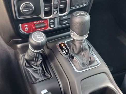 Certified 2025 Jeep Wrangler Unlimited Rubicon image 18