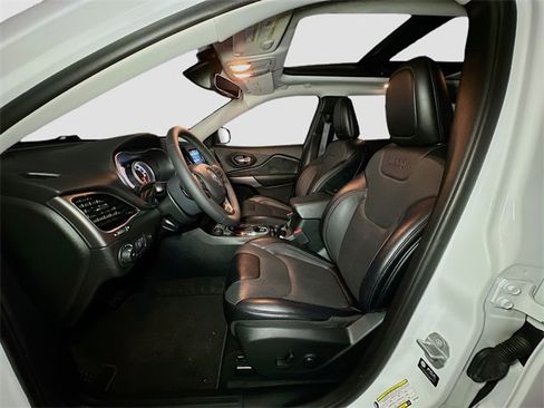 Certified 2022 Jeep Cherokee Limited image 17