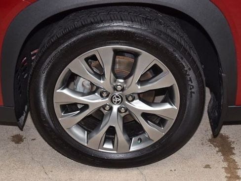 Certified 2024 Toyota Grand Highlander FWD image 34