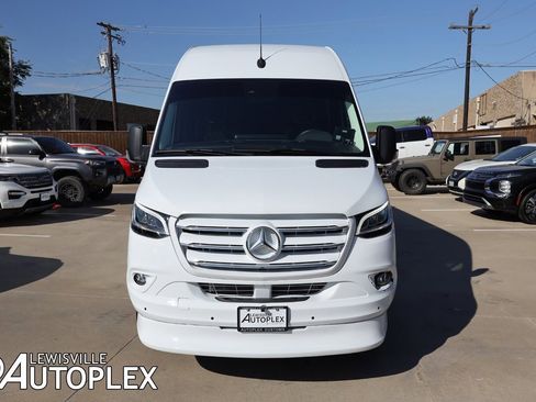 Used 2023 Mercedes-Benz Sprinter 3500 image 3