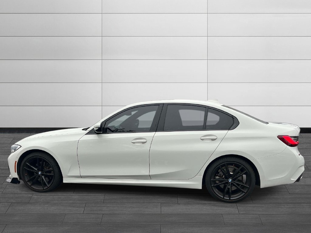 Used 2022 BMW 330i xDrive Sedan w/ M Sport Package AWD/4WD image 2