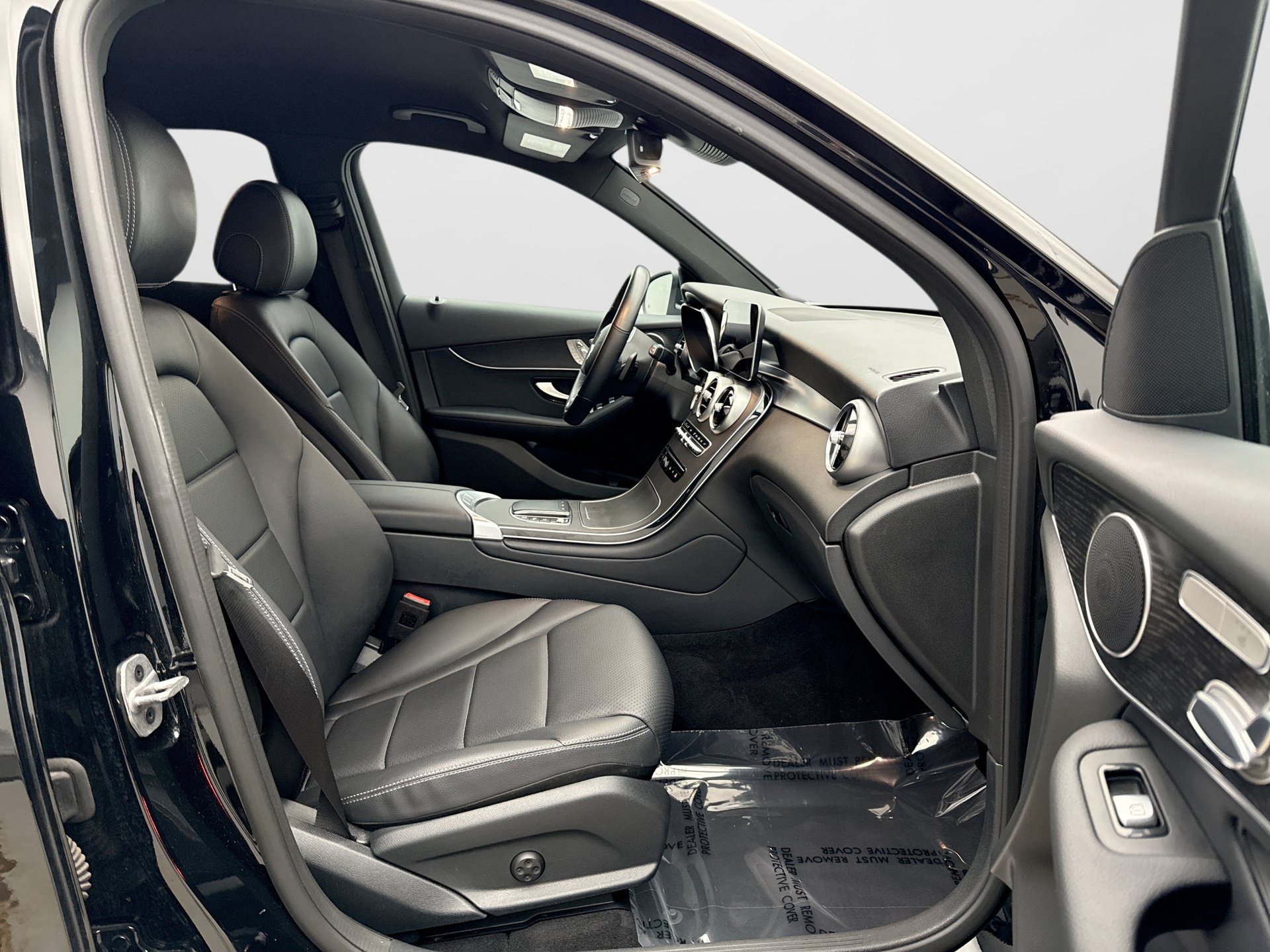 Used 2022 Mercedes-Benz GLC 300 4MATIC image 9