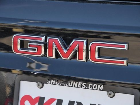 New 2026 GMC Acadia Elevation w/ Elevation Premium Package AWD/4WD image 17