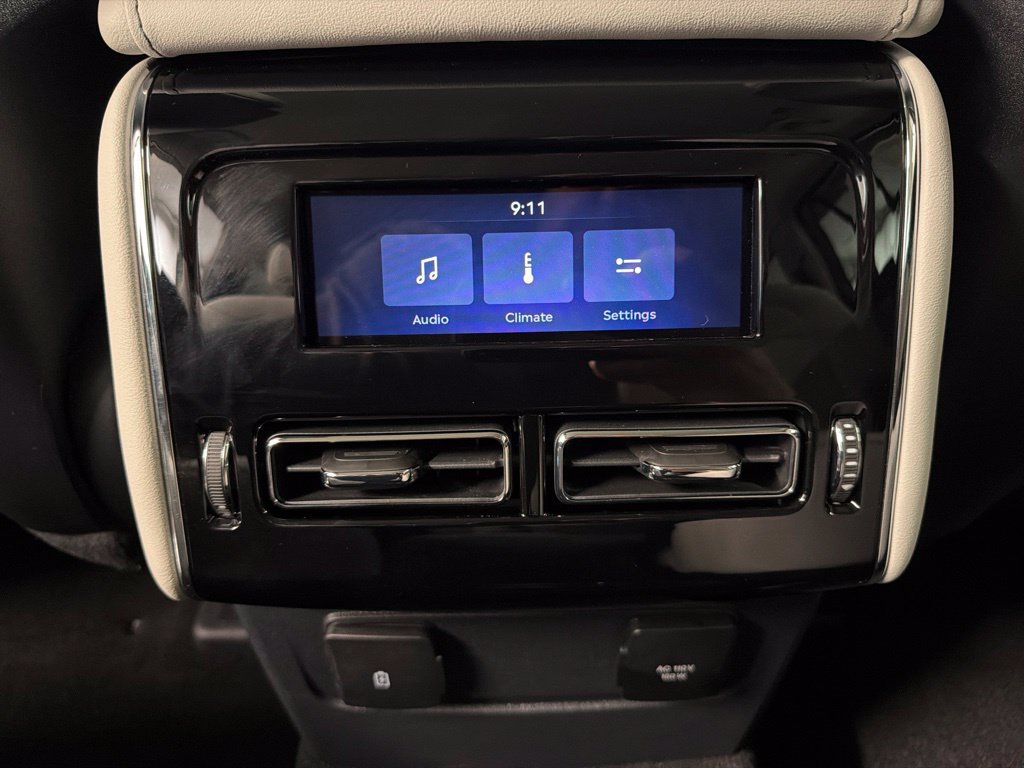 Used 2026 Lincoln Aviator AWD image 34