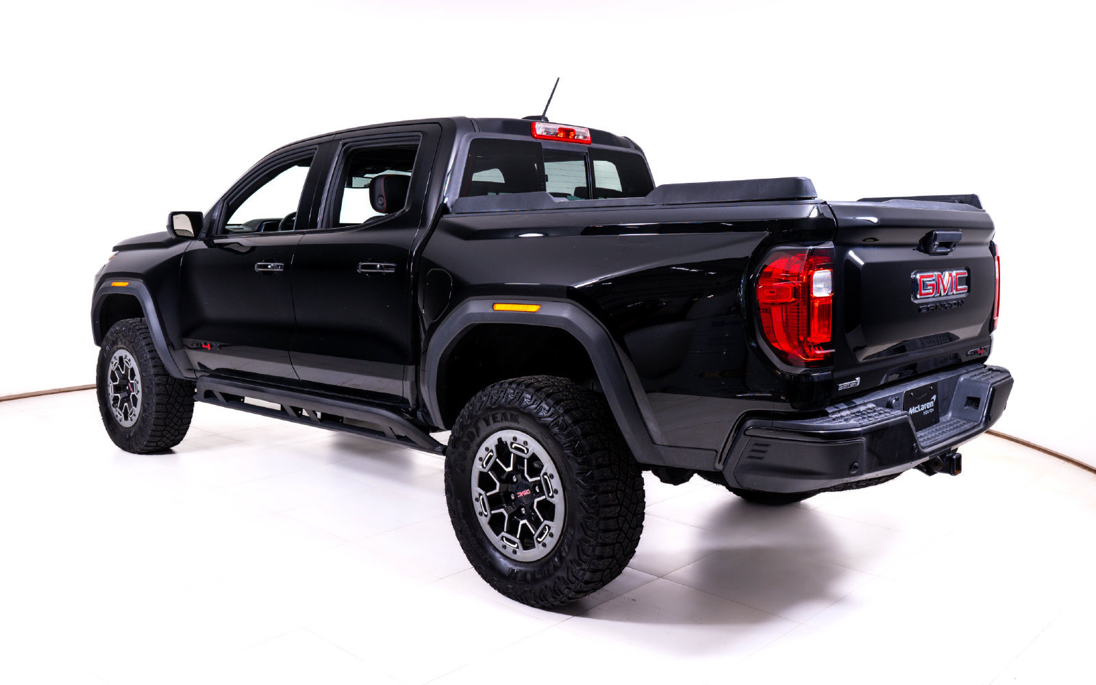 Used 2023 GMC Canyon AT4X w/ Edition 1 AWD/4WD image 3